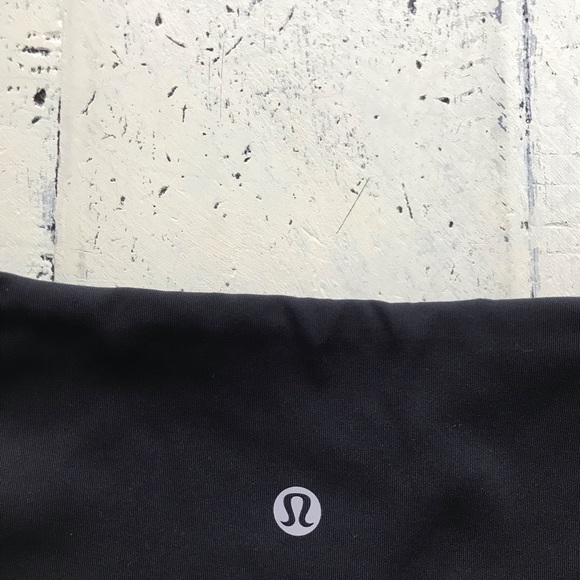 LULULEMON black Capri leggings - Picture 2 of 3